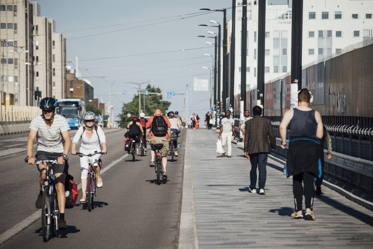 People walking and cycling in Pasila.
