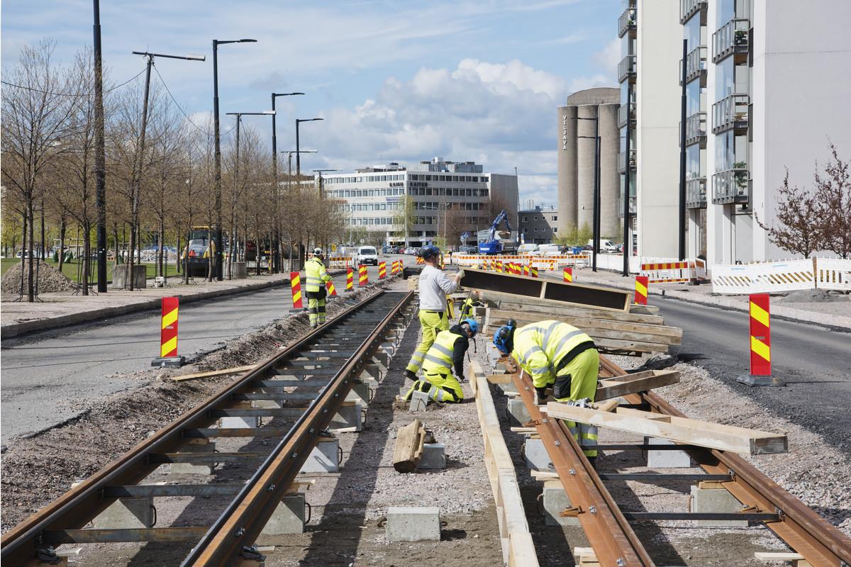 Raitiovaunutyömaa.